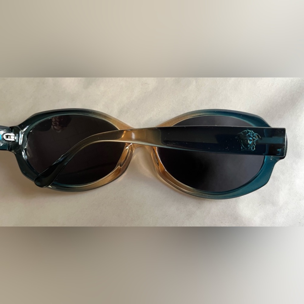 Versace Model 382 - Picture 5 of 11